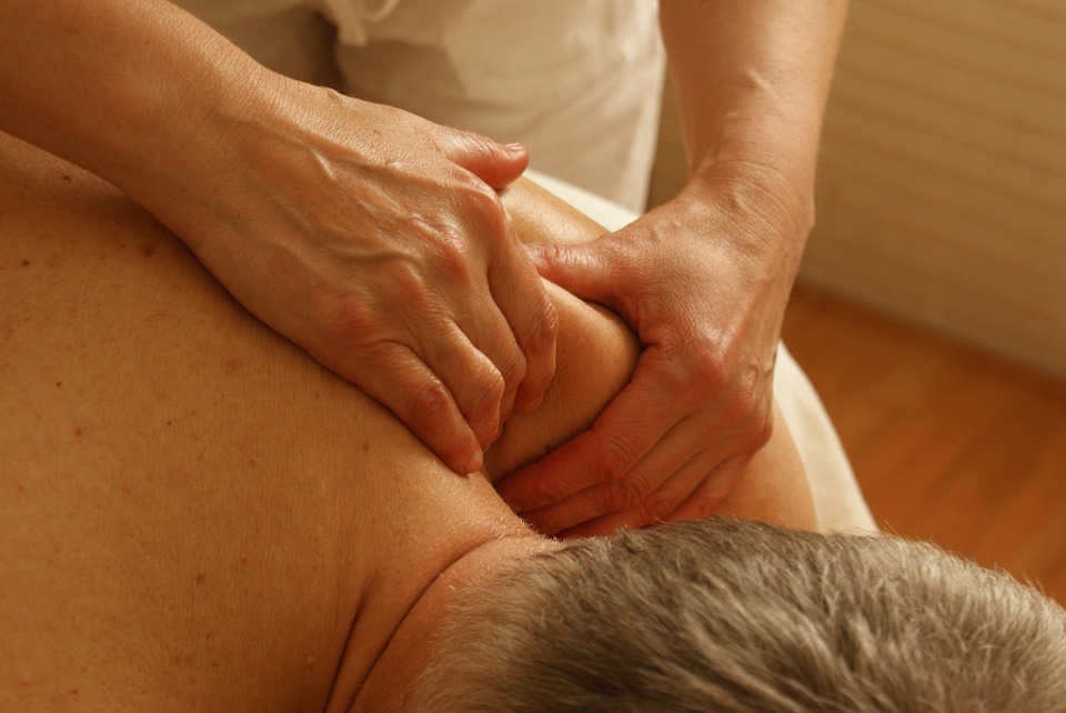 Shoulder Pain - Getting Relief - RELAXONCHAIR